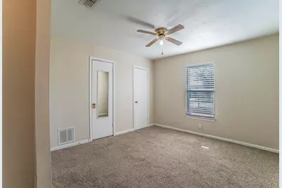 900 Elizabeth Boulevard, Granbury, TX 76048 - Photo 8