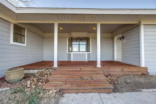 226 Gln Mdws Dr, Bonham, TX 75418 - Photo 2