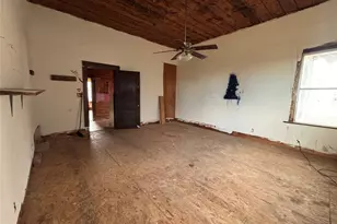 103 W 3rd St, Barry, TX 75102 - Photo 32