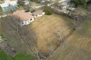103 W 3rd St, Barry, TX 75102 - Photo 2
