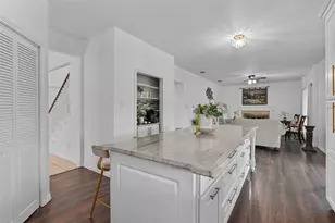 718 Castlewood Dr, Garland, TX 75040 - Photo 16