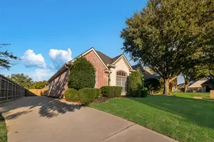 8205 Edgemont Ct, North Richland Hills, TX 76182 - Photo 2