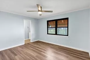 907 W Bridge, Granbury, TX 76048 - Photo 8