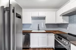 907 W Bridge, Granbury, TX 76048 - Photo 6