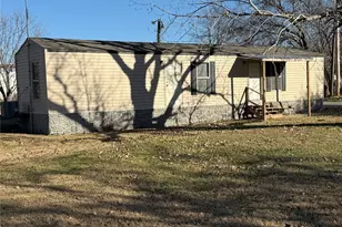 1004 E Davis St, Whitney, TX 76692 - Photo 1