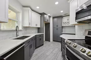 2417 Meadow Ct, Bedford, TX 76021 - Photo 12