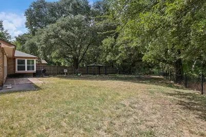 2417 Meadow Court, Bedford, TX 76021 - Photo 28