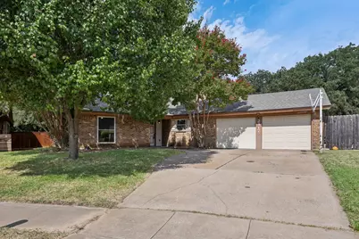 2417 Meadow Court, Bedford, TX 76021 - Photo 4