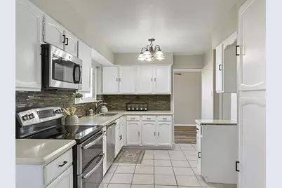 415 Creekmeadow Lane, Lewisville, TX 75067 - Photo 10