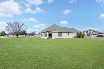 8800 Freeport Drive, Denton, TX 76207 - Photo 24
