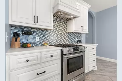 2512 High Crest Avenue, Fort Worth, TX 76111 - Photo 10