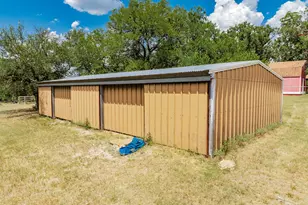 809 Cobb St, Bridgeport, TX 76426 - Photo 38