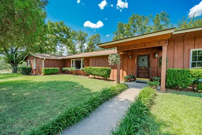 809 Cobb Street, Bridgeport, TX 76426 - Photo 2