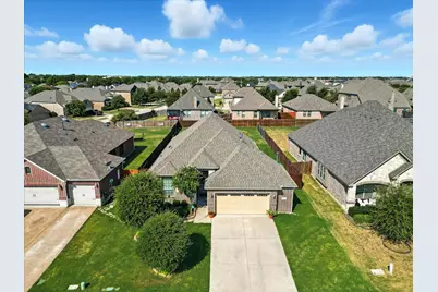 905 Cloudlock Drive, Saginaw, TX 76179 - Photo 32