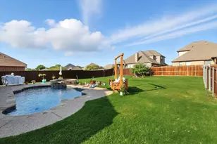 905 Cloudlock Dr, Saginaw, TX 76179 - Photo 28