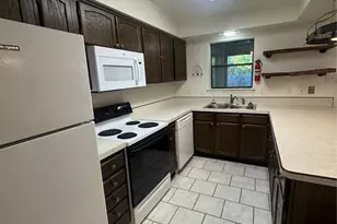 408 Olson Ct, Granbury, TX 76048 - Photo 8