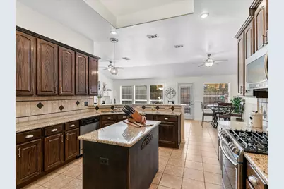 581 Griffith Drive, Saginaw, TX 76179 - Photo 10