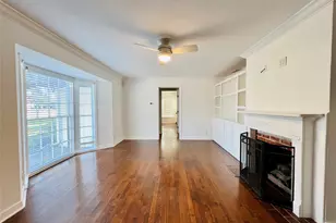 101 Lindenwood Dr, Fort Worth, TX 76107 - Photo 2