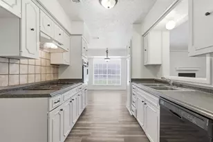 125 N Jessup St, Alvarado, TX 76009 - Photo 4