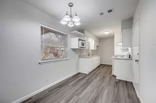 2923 W Day St, Denison, TX 75020 - Photo 6