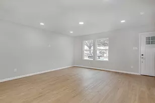 320 W Gambrell St, Fort Worth, TX 76115 - Photo 36