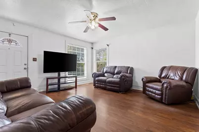 2821 Burchill Road S, Fort Worth, TX 76105 - Photo 6