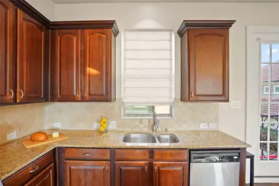 6748 Plaza Viaduct, Irving, TX 75039 - Photo 10