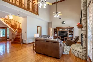 1905 Yucatan Dr, Granbury, TX 76048 - Photo 8