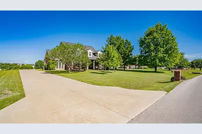 1905 Yucatan Drive, Granbury, TX 76048 - Photo 4