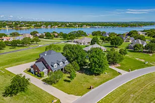 1905 Yucatan Dr, Granbury, TX 76048 - Photo 2