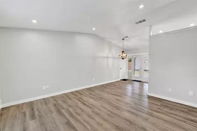 2308 Foxcroft Lane, Arlington, TX 76014 - Photo 2