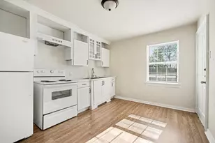 2216 Riverview Dr, Irving, TX 75060 - Photo 8