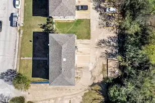 2216 Riverview Dr, Irving, TX 75060 - Photo 18