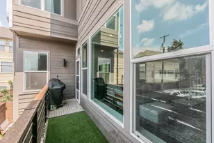 2441 Thatcher Dr, Dallas, TX 75206 - Photo 16