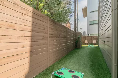 2441 Thatcher Drive, Dallas, TX 75206 - Photo 32