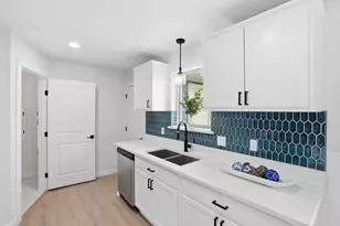 1733 Belltower Pl, Lewisville, TX 75067 - Photo 10