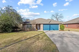 2409 W Walker St, Denison, TX 75020 - Photo 1