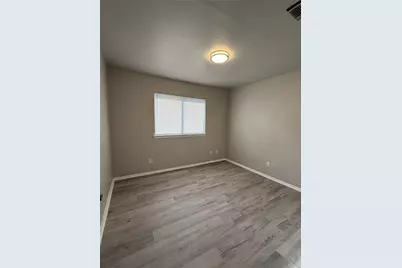 1435 N Bluegrove Road, Lancaster, TX 75134 - Photo 6