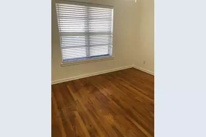 124 E Vilbig Street, Irving, TX 75060 - Photo 8