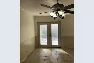 124 E Vilbig Street, Irving, TX 75060 - Photo 6