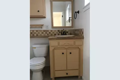 124 E Vilbig Street, Irving, TX 75060 - Photo 10