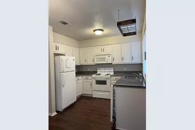 101 Wildwood Court #C, Grapevine, TX 76051 - Photo 4