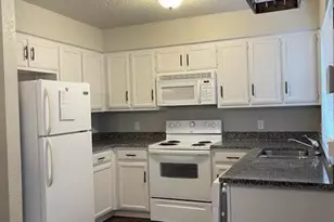 101 Wildwood Ct, Grapevine, TX 76051 - Photo 4