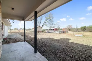 2467 County Rd 1220, Lake Creek, TX 75450 - Photo 26