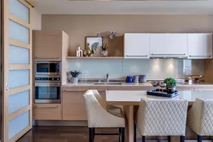 2408 Victory Park Ln, Dallas, TX 75219 - Photo 4