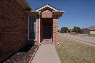 6400 Payton Dr, Fort Worth, TX 76131 - Photo 2
