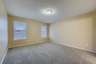 3326 Spring Meadow Ln, Grand Prairie, TX 75052 - Photo 10