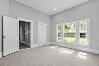 707 S Robinson Street, Cleburne, TX 76031 - Photo 4