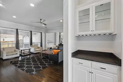 2023 Crockett Circle, Irving, TX 75038 - Photo 10