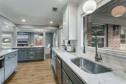 907 E Texas Street, Grapevine, TX 76051 - Photo 6